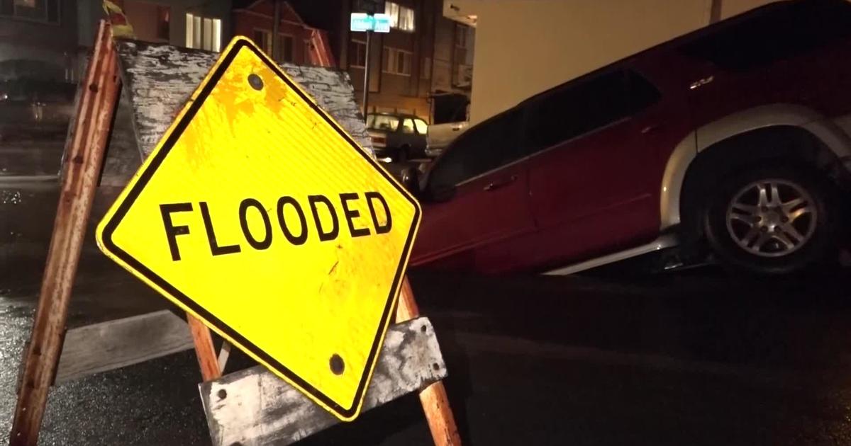 Raw Video Sinkhole Swallows Up Car In Daly City Cbs San Francisco