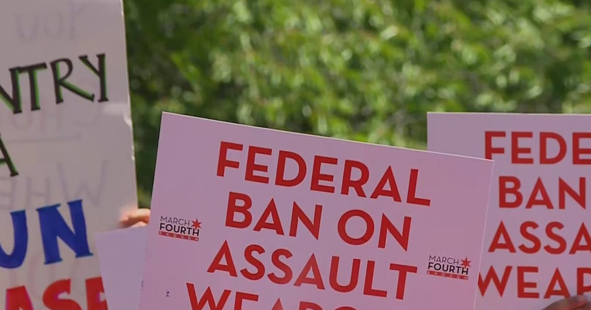 Groups to push for ban on assault-style weapons in Springfield - CBS ...