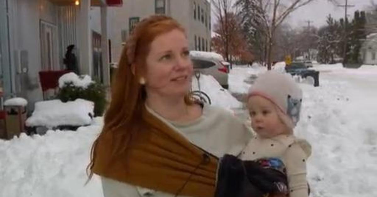 Minneapolis families making memories in the snow