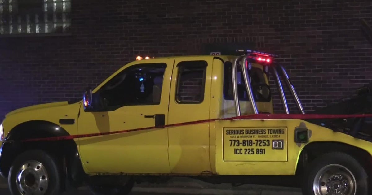 Two men shot in tow truck - CBS Chicago