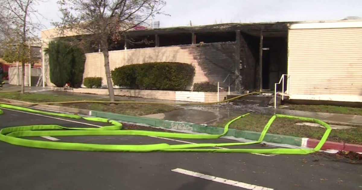 Raw: Fire damages midtown building