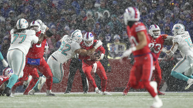 Miami Dolphins v Buffalo Bills 