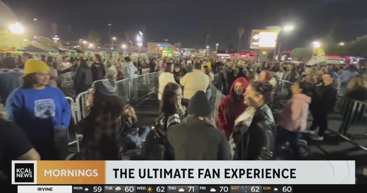 Fans gather at SoFi Stadium for tailgate party ahead of game CBS Los