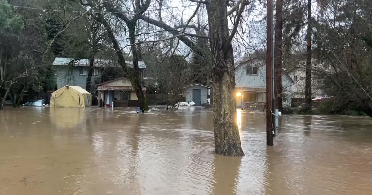 Video San Lorenzo River overflows into Felton neighborhood CBS San