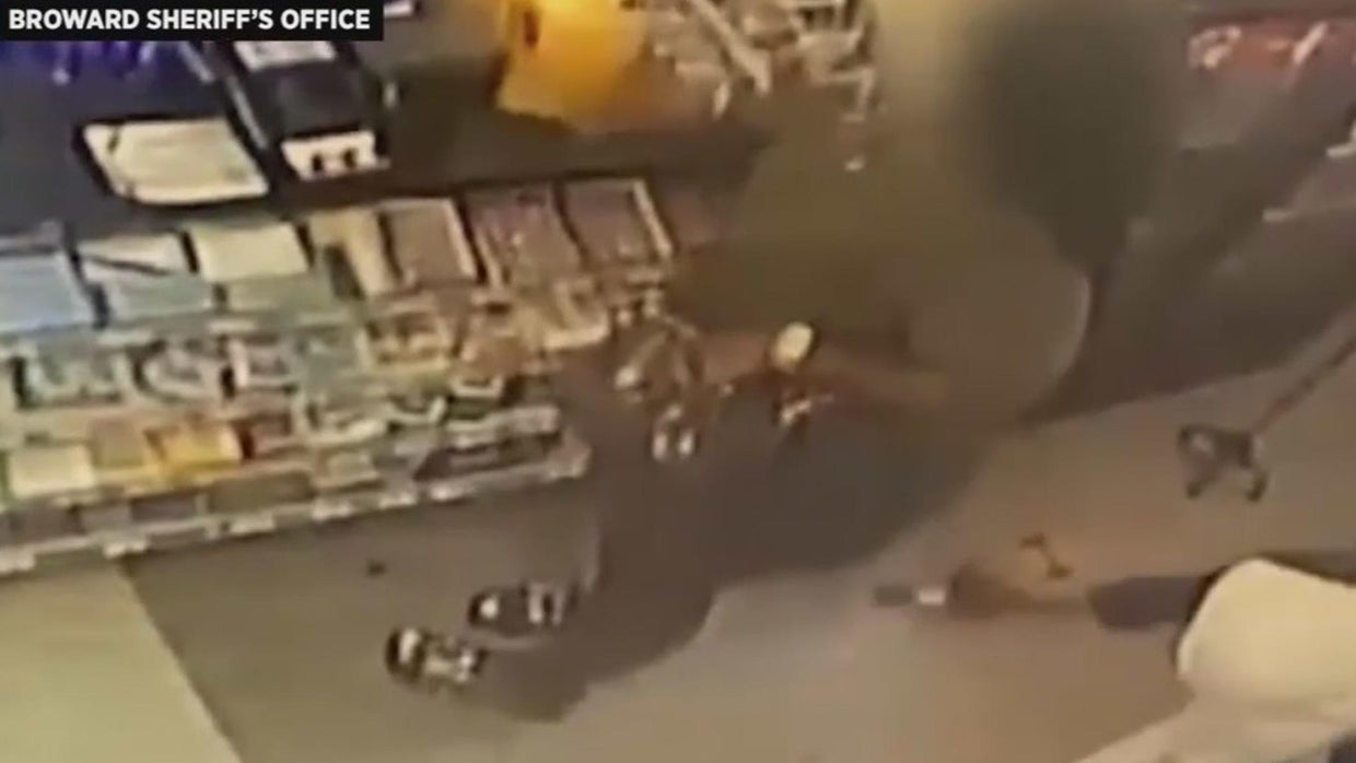 Man accused of voyeurism at North Lauderdale store arrested - CBS Miami
