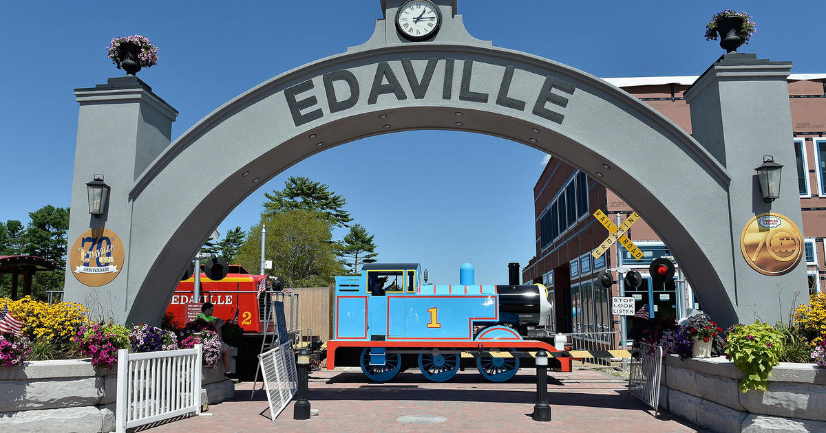 Edaville owner wants to make theme park 'Christmasonly,' add hundreds