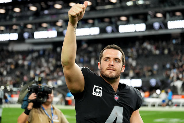 QB Derek Carr says goodbye to Raider Nation