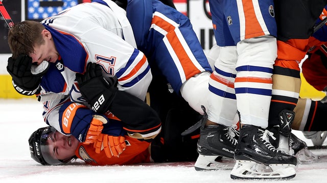 Edmonton Oilers v Anaheim Ducks 