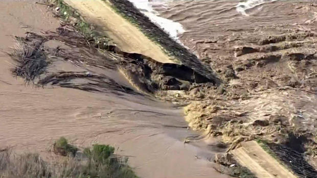 Broken levee on Salinas River 