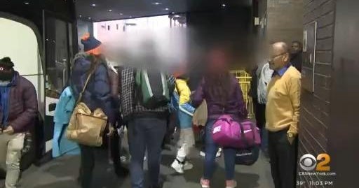 Mayor Adams traveling to El Paso amid NYC's migrant crisis - CBS New York