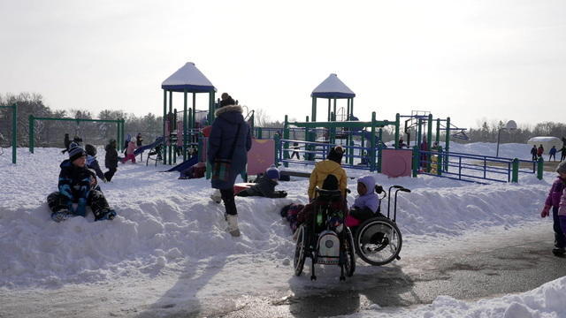 wheelchairplayground-1626144-640x360.jpg 