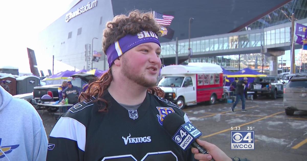Above-average temps delights Vikings fans in Minneapolis
