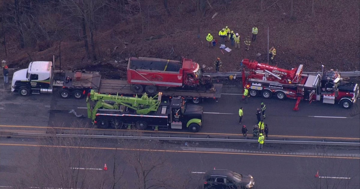 Portion of Route 422 in Pottstown closed after truck runs off road