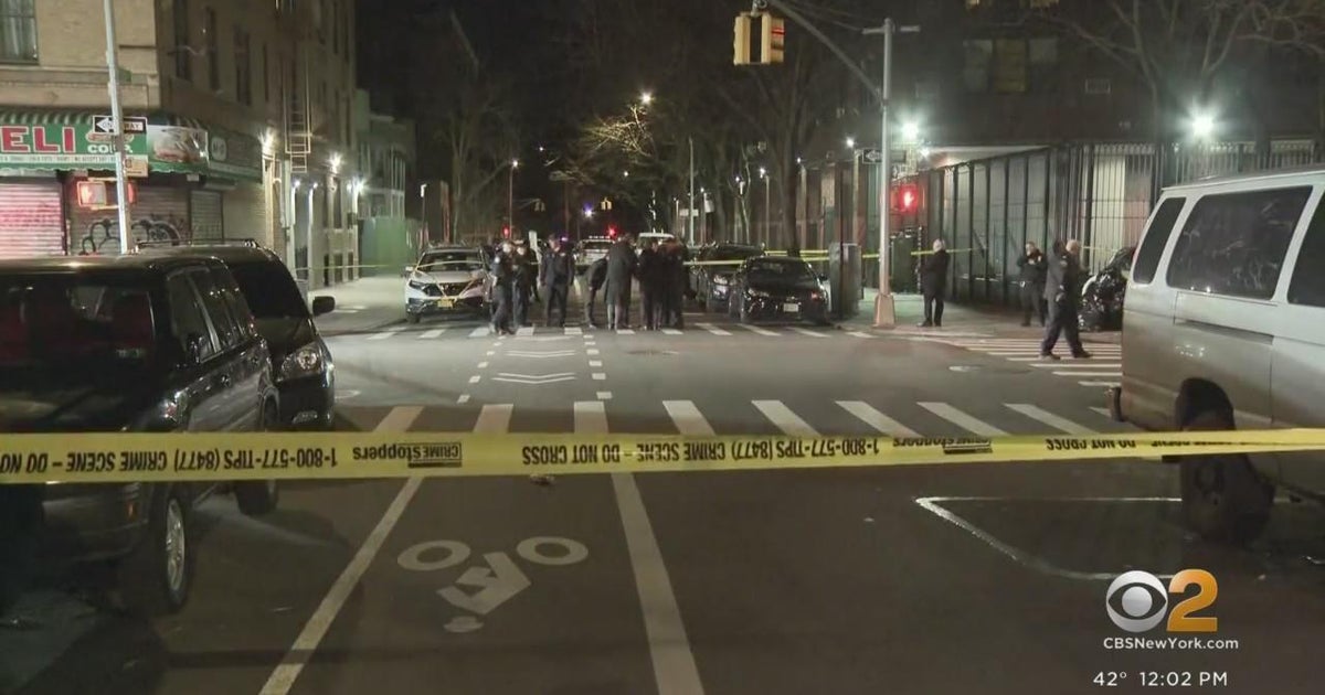 16-year-old in custody after NYPD officer shot in the Bronx - CBS New York