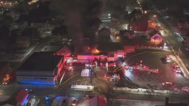popular-grocery-store-in-nh-catches-on-fire.jpg 