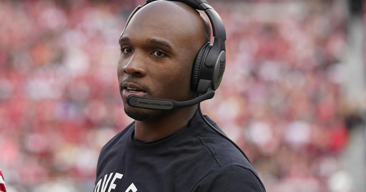 49ers defensive coordinator DeMeco Ryans balances time between