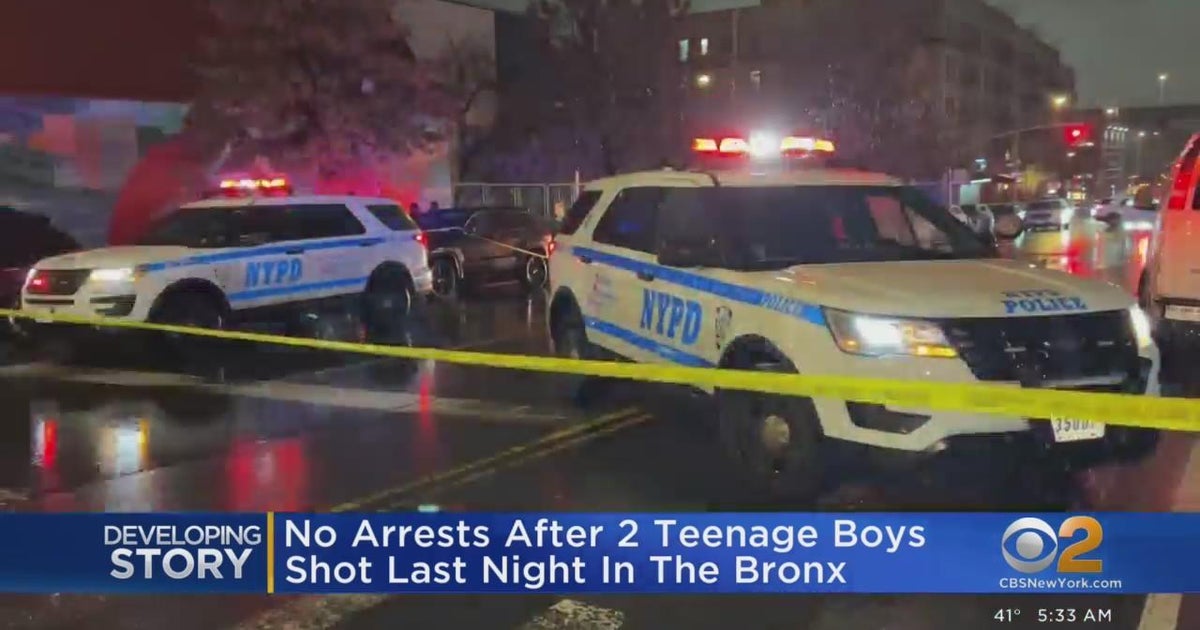 2 teens shot outside Bronx youth center - CBS New York