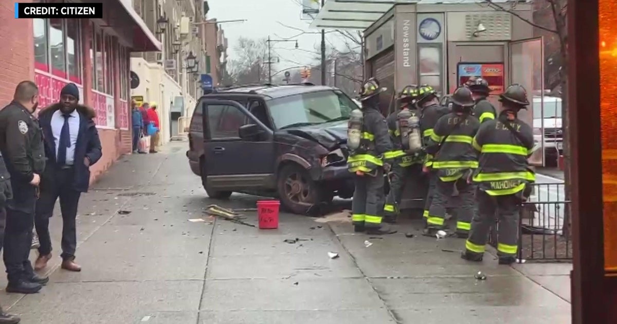 SUV driver slams into newsstand on Brooklyn sidewalk - CBS New York