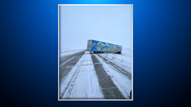 hwy40-east-of-limon-1-csp-limon-tweet-of-jackknifed-semi-web-frame.png 