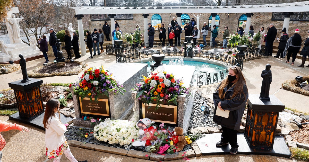 Hundreds celebrate Lisa Marie Presley's life at Graceland ceremony