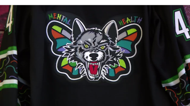 chicago-wolves-jerseys.png 