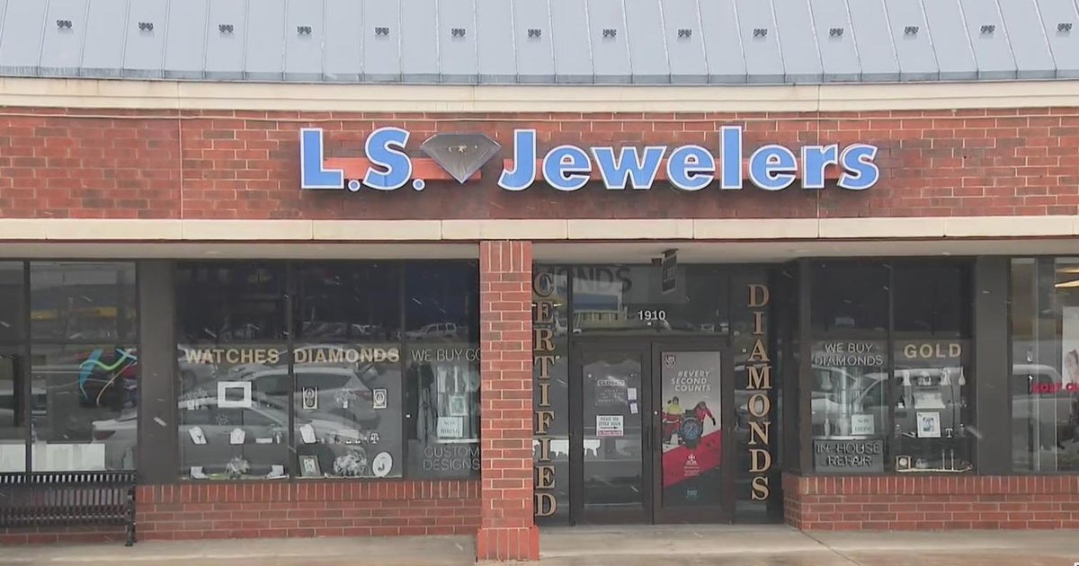 Customers left in the dark after Robinson Township jewelry store