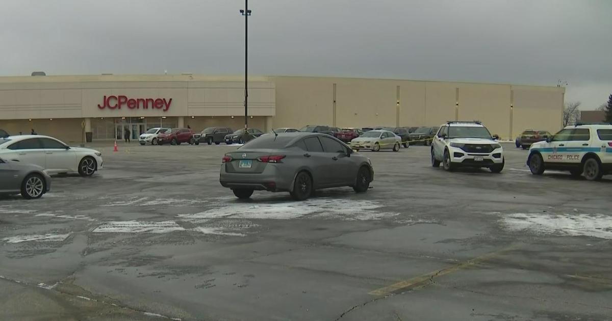 Shooting in parking lot near Ford City Mall leaves man dead - CBS