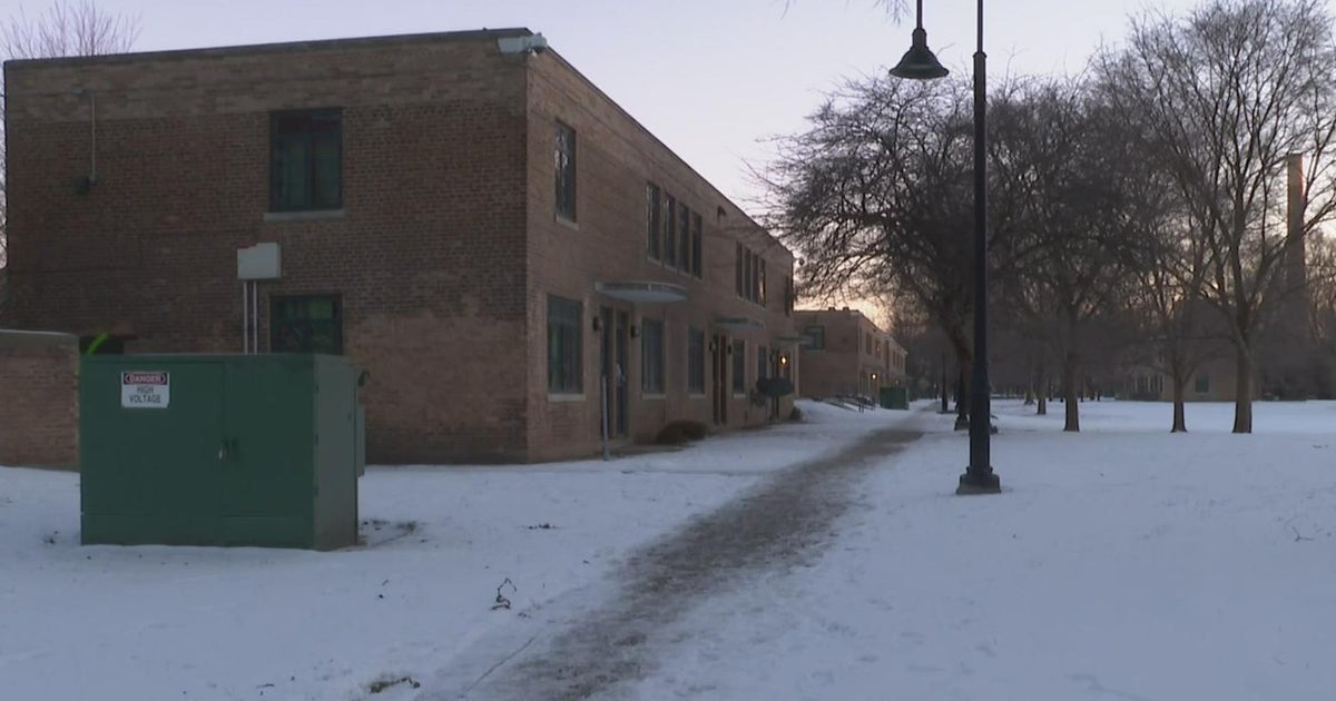 South Deering residents without heat CBS Chicago