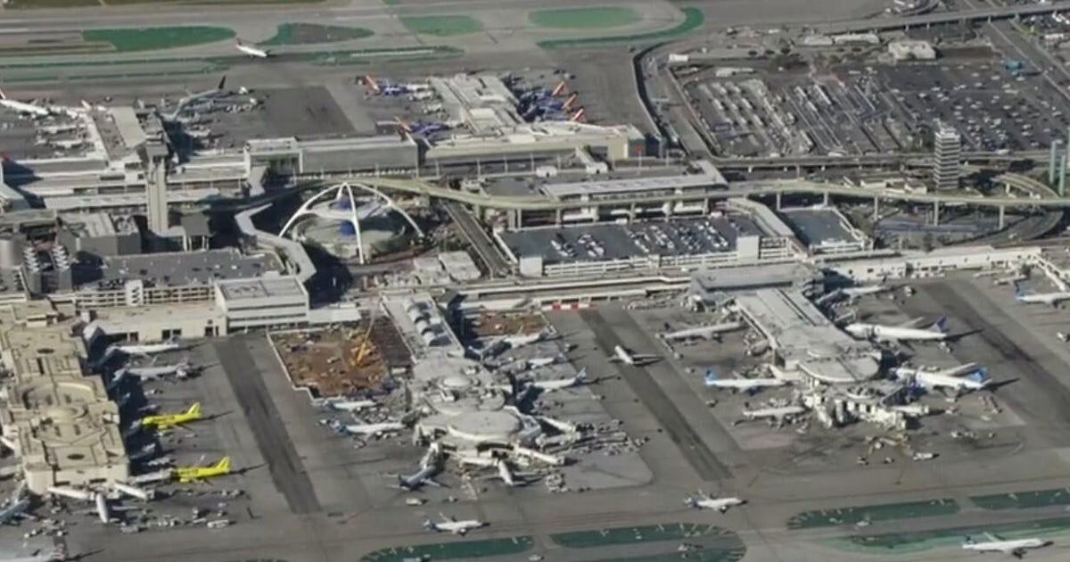 Lax Brief Power Outage Impacts Some Passengers Cbs Los Angeles