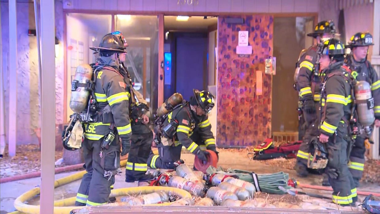 Crews battle fire at apartment complex on South Parker Road, 86 units ...