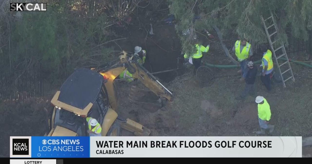 Water main break floods Calabasas golf course CBS Los Angeles