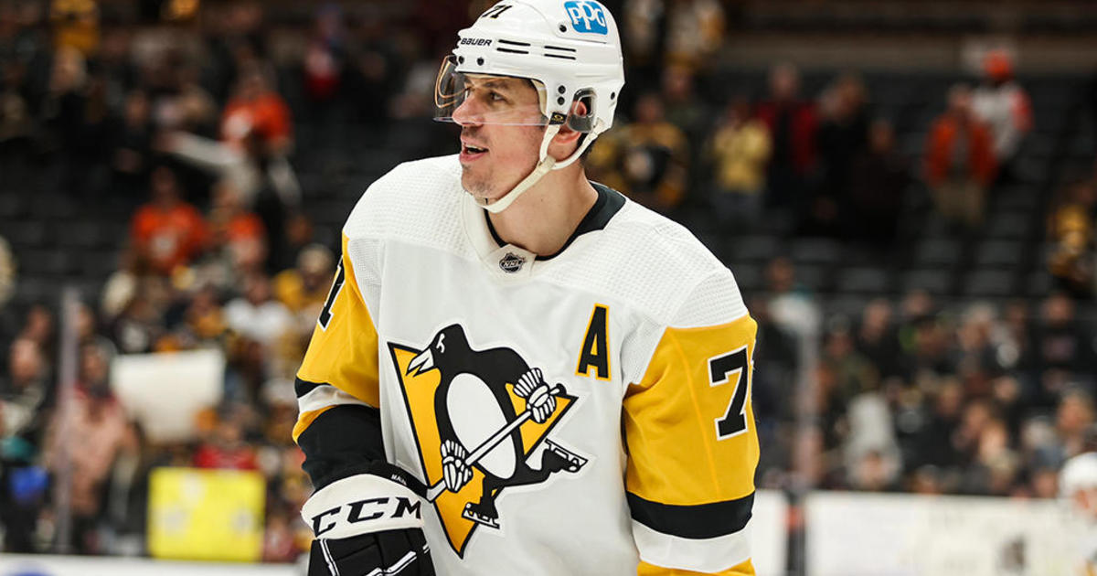 EVGENI MALKIN Signed Pittsburgh Penguins Bauer Model Gloves - NHL