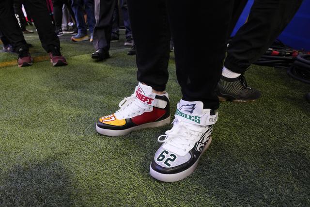 MD Mom Designed Donna Kelce's Jacket, Shoes For Super Bowl