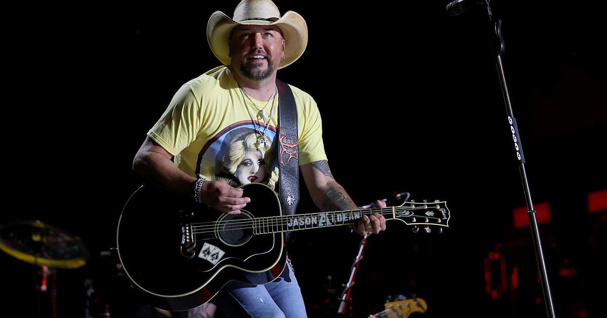 Country singer Jason Aldean ends concert early after suffering heat stroke on stage