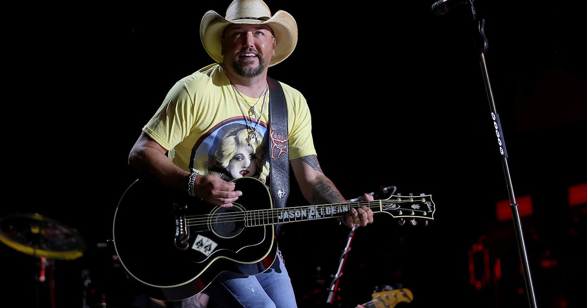 Country singer Jason Aldean ended his concert early after suffering heatstroke on stage