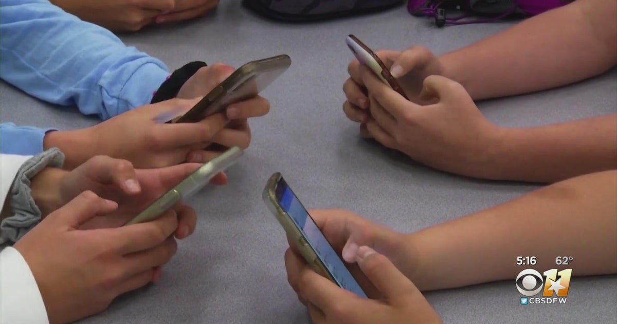 CDC: Record number of teen girls suffering from persistent sadness - CBS Texas