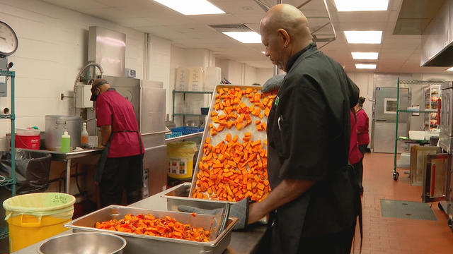 School lunch, kitchen, cooking 