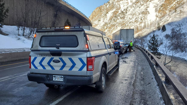 i-70-crash-glenwood-canyon.jpg 