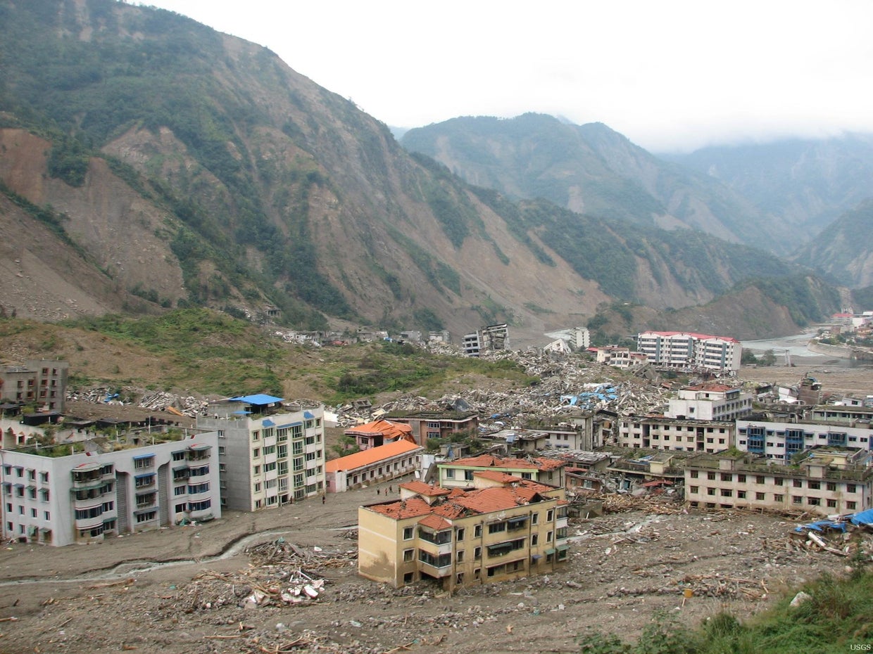 debris-flow-usgs-photo.jpg 