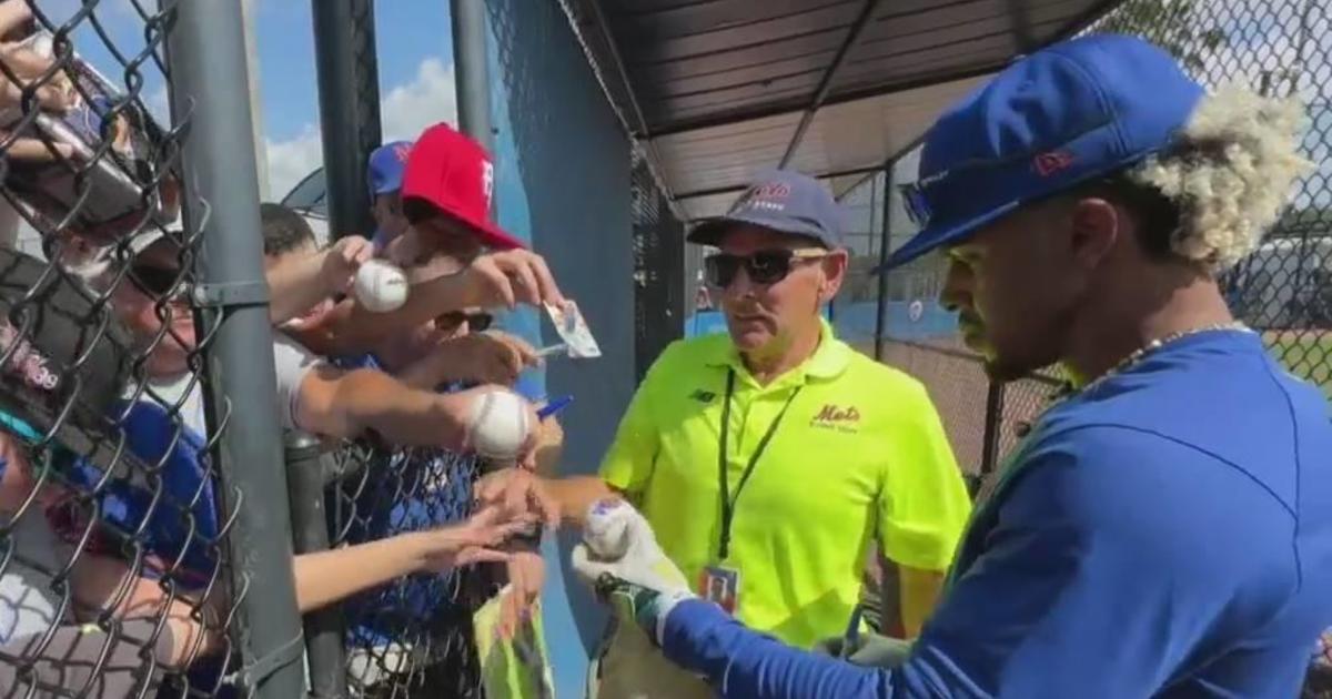 Mets fan shares "game plan" for getting autographs at spring training