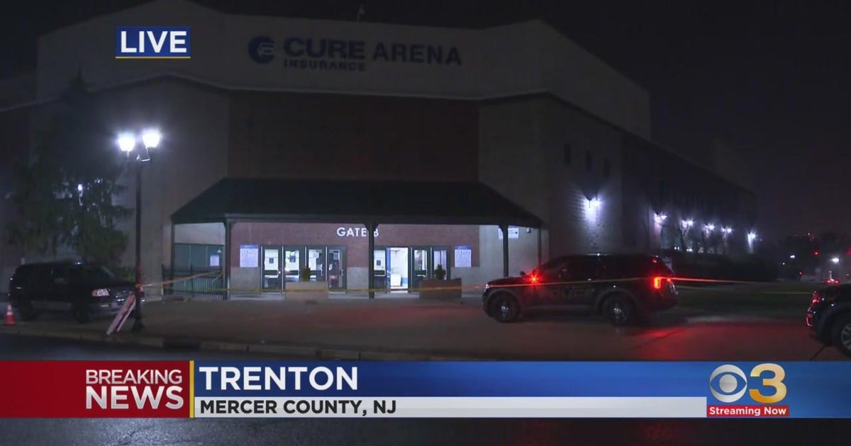 Man killed in stabbing at HS basketball game in Trenton - CBS Philadelphia