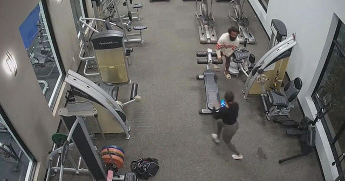 Florida Woman Fights Off Attacker Inside Her Apartments Gym Cbs News 3692