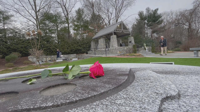 station-memorial-rose.jpg 