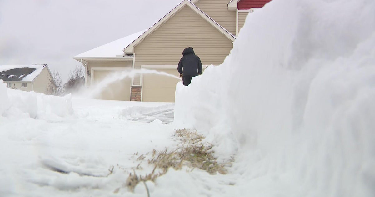 Lakeville digging out after first wave of winter storm - CBS Minnesota