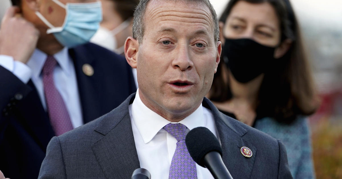 New Jersey Rep. Josh Gottheimer says New York’s congestion pricing plan would rob Port Authority