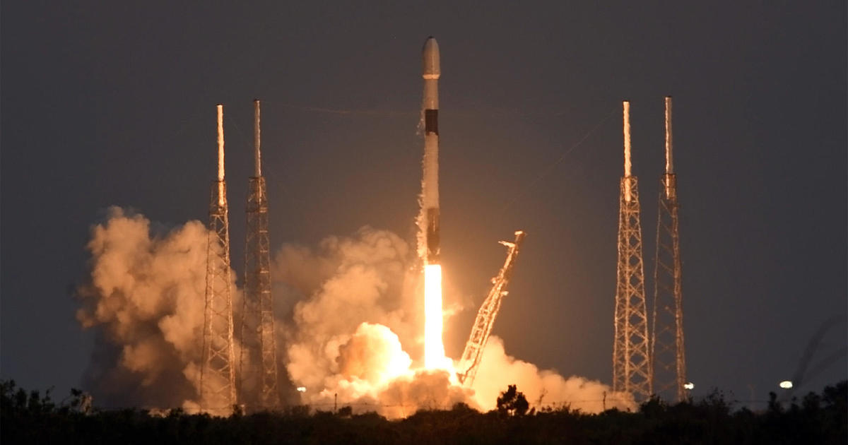 SpaceX follows Crew Dragon launch scrub with successful Starlink flight