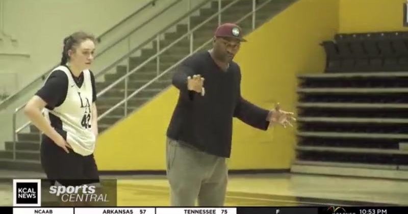 Metta World Peace coaching at Cal State LA - CBS Los Angeles