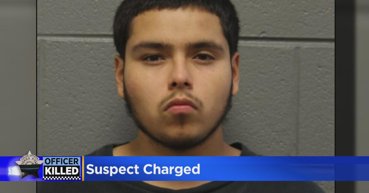 18-year-old suspect charged with murder of Chicago Police officer - CBS ...