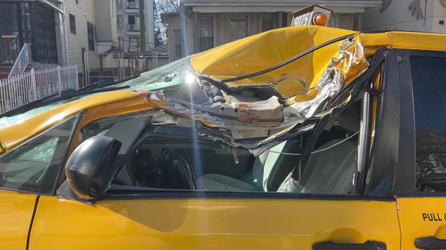 construction-equipment-hits-yellow-taxi-in-brooklyn.jpg 