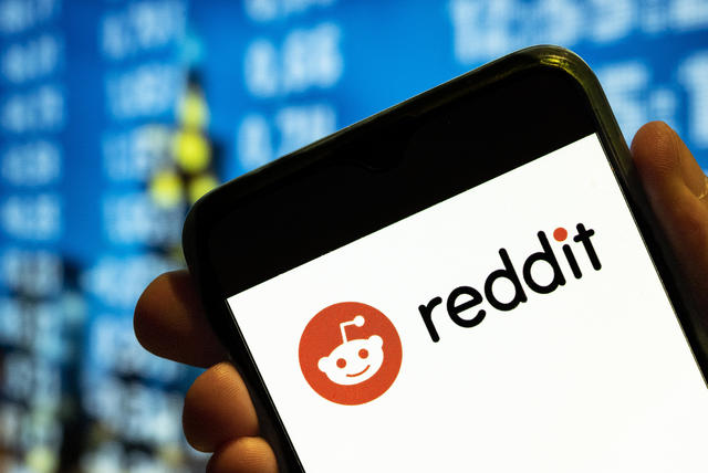 Thousands of Reddit forums, including popular MN communities, go dark to  protest new policy - CBS Minnesota